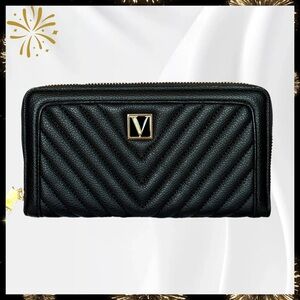 🆕 Victoria's Secret Large Quilted Wallet with Zip